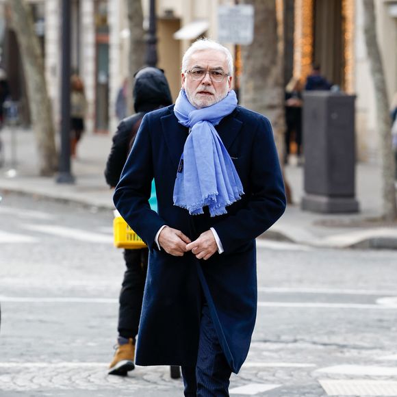 Pascal Praud - Arrivées à la cérémonie religieuse en hommage à Rolland Courbis en l'église de la Madeleine à Paris, France, le 14 janvier 2026. © Jacovides-Moreau/Bestimage