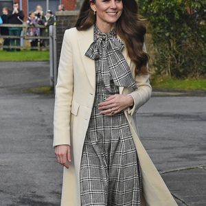 Catherine (Kate) Middleton, princesse de Galles visite Corgi, un fabricant de textiles familial spécialisé dans la production de chaussettes et de tricots, à Ammanford, au Pays de Galles, au Royaume-Uni, le 30 janvier 2025. Julien Burton / Bestimage