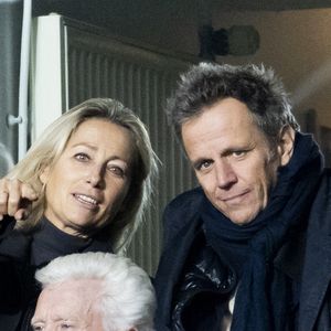 Anne-Sophie Lapix a fait face à une épreuve dans son foyer.

Anne Sophie Lapix et Arthur Sadoun - Personnalités à la finale de la coupe du monde de rugby Afrique du Sud / Nouvelle Zélande au stade de France à Saint-Denis.