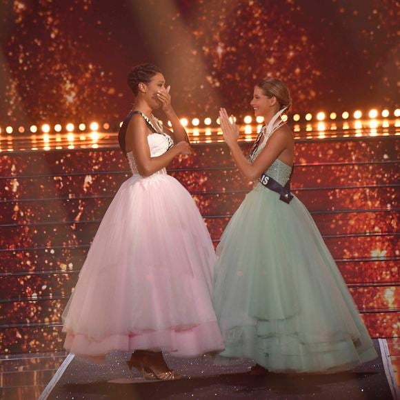 "Elle a fait une erreur" : Sabah Aïb (Miss Nord-Pas-de-Calais) s'explique après les propos de sa petite soeur sur Miss France 2025