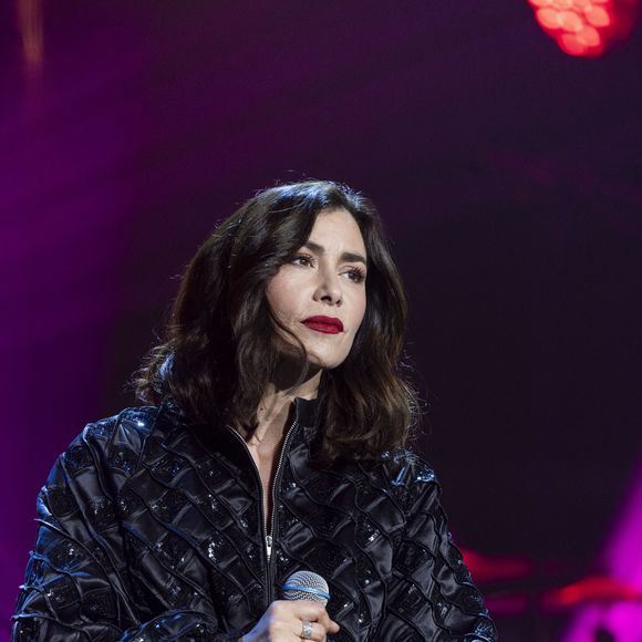 Olivia Ruiz sur scène lors du concert "Leurs voix pour l'espoir" diffusé le 5 juillet en prime sur C8, à l'Olympia à Paris le 11 mars 2024.
© Perusseau / Bellak / Bestimage