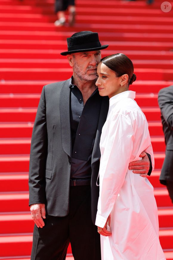 Eric Cantona et sa femme Rachida Brakni - Montée des marches du film " Soudain " lors du 79ème Festival International du Film de Cannes, le 15 mai 2026. © Jacovides-Moreau / Bestimage