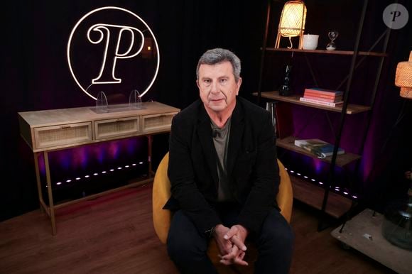 Pascal Bataille en interview pour "Purepeople", avec le format "En privé avec"