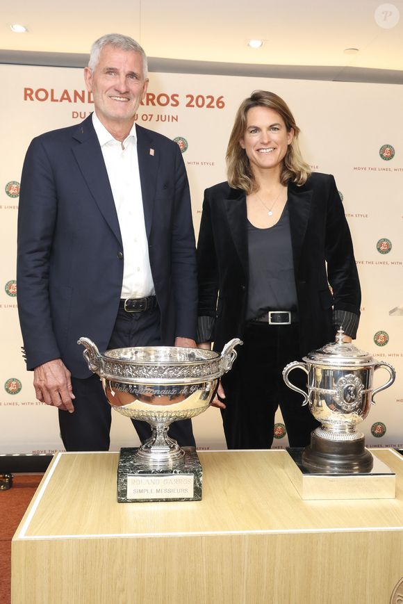 Amélie Mauresmo, Gilles Moretton lors de la conférence de presse du tournoi de tennis du Grand Chelem de Roland-Garros 2026, au stade Roland-Garros à Paris, France, le 16 avril 2026. 

©Jack Tribeca/Bestimage