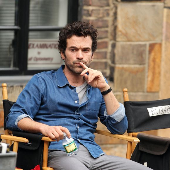 Samedi 27 octobre 2012. L'acteur français Romain Duris filme une scène violente à New York pour son prochain drame 'Chinese Puzzle'. Photographie : © /PCN/ABACAPRESS.COM