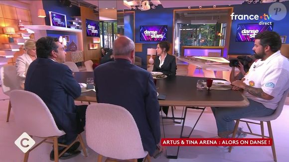 Tina Arena raconte son expérience inattendue dans "Danse avec les stars" sur le plateau de "C à vous" (France 5), le lundi 9 juin 2025
