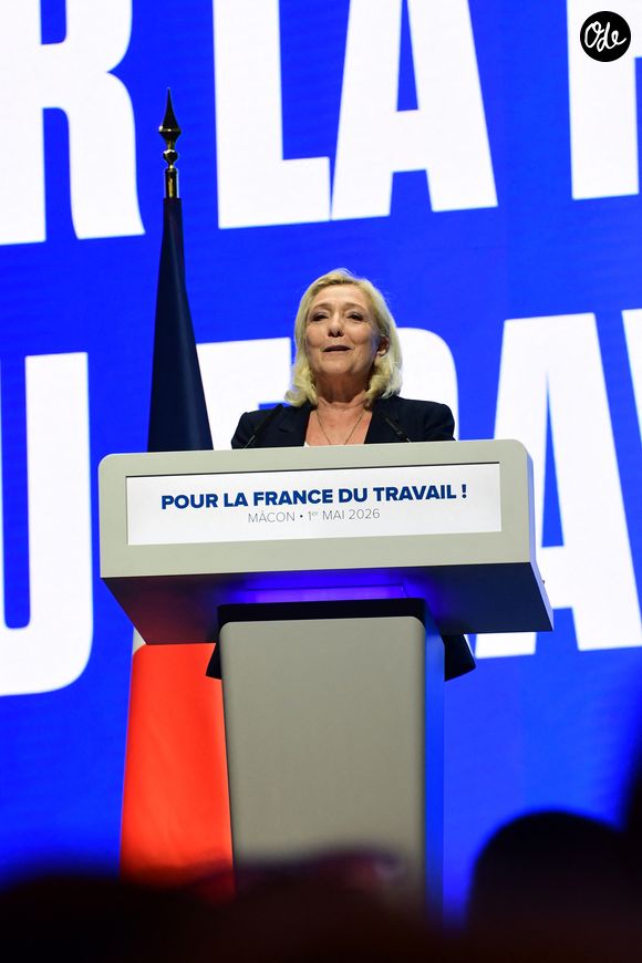 Rencontre de Marine Le Pen du Rassemblement National lors de la fête de la Nation dans la ville de Mâcon le vendredi 1er mai 2026. © Romain Doucelin/Bestimage