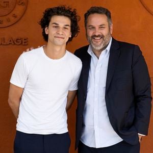 Bruce Toussaint et son fils Noé Toussaint au village lors des Internationaux de France de Tennis de Roland Garros 2025. Paris, le 30 mai 2025. 
© Moreau / Jacovides / Bestimage