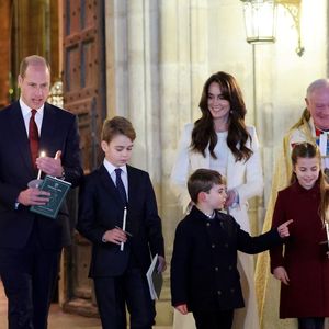 Le prince William de Galles, Kate Catherine Middleton, princesse de Galles et leurs enfants, le prince George, la princesse Charlotte et le prince Louis lors du traditionnel concert de Noël "Together At Christmas" en l'abbaye de Westminster à Londres. Photo par PA Photo/ Bestimage