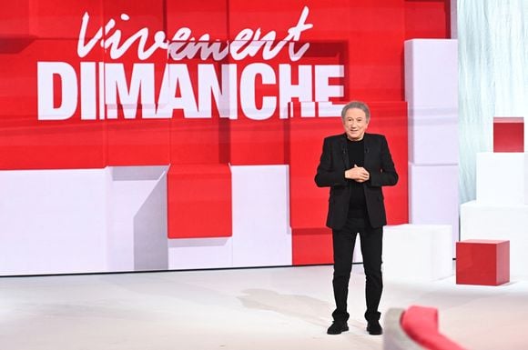 Exclusif - Michel Drucker - Enregistrement de l'émission "Vivement Dimanche", présentée par M.Drucker et diffusée le 27 octobre sur France 3
© Guillaume Gaffiot / Bestimage