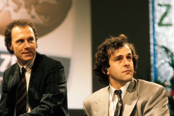 Archives -  Franz Beckenbauer et Michel Platini. © Imgo / Panoramic / Bestimage