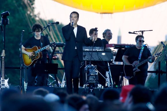 Malik Djoudi - Soirée du "Grand Concert de la fête de la musique" au Jardin des Tuileries, autour de la vasque olympique, présentée par D. Bürki et M. Bouhafsi et retransmis en direct sur France 2 à Paris le 21 juin 2025. © Marc Ausset-Lacroix - Jack Tribeca - Christophe Clovis / Bestimage