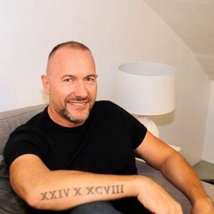 Pascal Soetens a fait une apparition dans la saison 5 de "LOL : qui rit, sort !"

Pascal Soetens pose lors d'une séance de portrait à Paris, France. Photo by VIM/ABACAPRESS.COM  Headshot Portraits Portrait Headshots Headshot Head Shots Akaba 