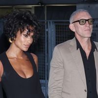Vincent Cassel main dans la main avec sa compagne Narah Baptista : il se fait voler la vedette par la mère de son bébé Caetano