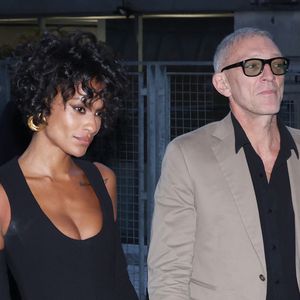 Vincent Cassel et sa chérie Narah Baptista sont apparus main dans la main au défilé Schiaparelli à Paris.

 Vincent Cassel et Narah Baptista au défilé Schiaparelli Collection Femme Prêt-à-Porter Printemps/Eté lors de la Fashion Week à Paris. 

Photo : Denis Guignebourg / Bestimage