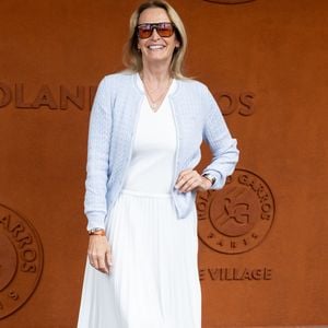 Il partage parfois des moments privilégiés avec sa mère, notamment à Roland-Garros.

Estelle Lefébure au village lors des Internationaux de France de Tennis de Roland Garros 2026. Paris, le 2 juin 2026.
© Jacovides-Moreau / Bestimage