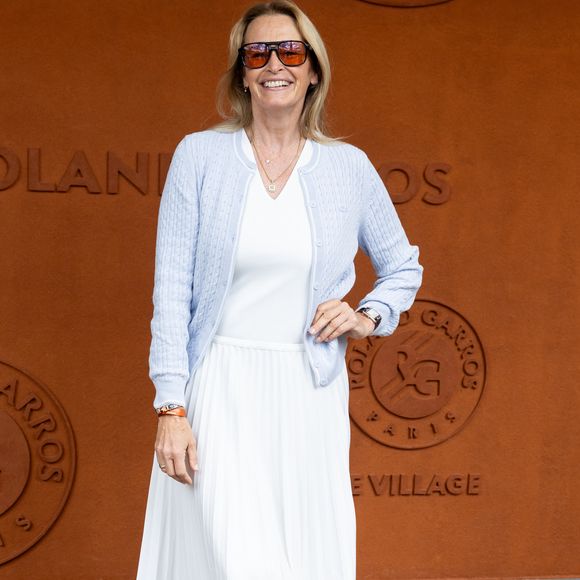 Il partage parfois des moments privilégiés avec sa mère, notamment à Roland-Garros.

Estelle Lefébure au village lors des Internationaux de France de Tennis de Roland Garros 2026. Paris, le 2 juin 2026.
© Jacovides-Moreau / Bestimage