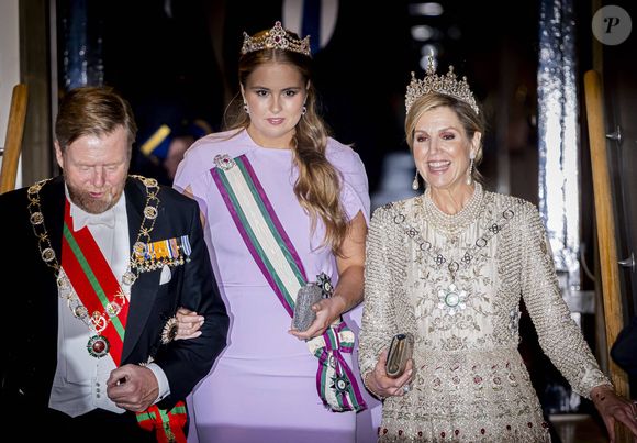 La reine Máxima des Pays-Bas, la princesse héritière Catharina-Amalia des Pays-Bas, le roi Willem-Alexander des Pays-Bas, banquet d'État au Palais royal lors de la visite d'État du sultan d'Oman aux Pays-Bas, premier jour à Amsterdam, aux Pays-Bas, le 15 avril 2025. © Dana Press / Bestimage