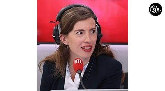 Il s'agit de Céline Landreau, une journaliste de 37 ans qui évolue au sein de la station depuis treize ans.

Céline Landreau, Instagram