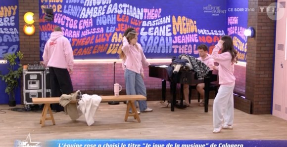 et les roses seront donc en danger lors du prochain prime.

Extrait de la quotidienne de la "Star Academy"