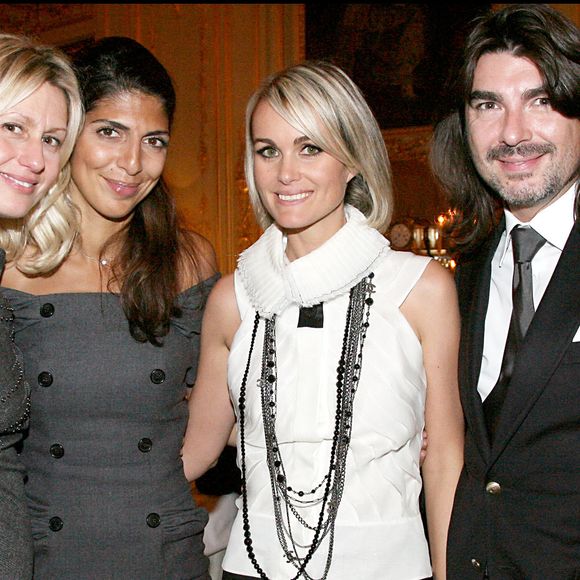 Luana Belmondo, Hoda Roche, Laeticia Hallyday, Stéphane Rolland - Vente aux enchères de "Frimousses de Créateurs" au profit de l’Unicef, à l’hôtel des ventes Drouot Montaigne. Le 11 novembre 2009 © BERTRAND RINDOFF PETROFF / BESTIMAGE