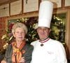 Cette fermeture permettra de réaliser des travaux dans les cuisines.

Archives - Paul Bocuse et sa femme Simone dans leur restaurant a Collonges-au-Mont-d'Or. Le 2 decembre 2001