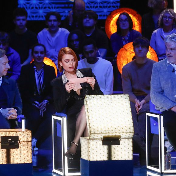 Exclusif - Stéphane Bern, Elodie Frégé, David Douillet - Enregistrement de l'émission "La Boîte à secrets", au Studio du Lendit, présentée par F.Bollaert et diffusée le 17 janvier sur France 3. Le 17 décembre 2024
© Christophe Clovis / Bestimage