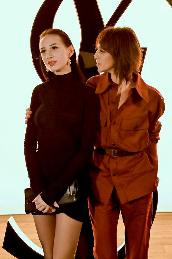 Alice Attal, Charlotte Gainsbourg au photocall du défilé Saint Laurent collection femme automne/hiver 2024-2025 lors de la fashion week à Paris (PFW) le 27 février 2024. © Olivier Borde / Bestimage