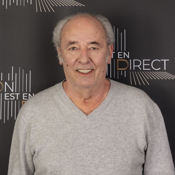 Exclusif - Maxime Le Forestier - Pour son livre : « Brassens et moi » chez Stock et son CD : « Le Forestier chante Brassens » - Backstage de l'émission OEED (On Est En Direct)  , présentée par Laurent Ruquier et diffusée en direct  le 27/03/21 sur France2 
© Jack Tribeca / Bestimage