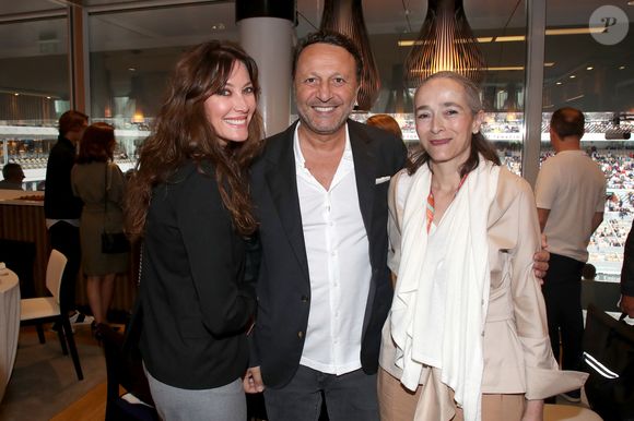 Mareva Galanter a partagé des clichés attendrissants de la petite boule de poils.

Mareva Galanter, Arthur et Delphine Ernotte (Présidente de France Télévisions) au déjeuner de la finale Messieurs de France Télévision (jour 15) sur la terrasse de France Télévision lors des Internationaux de France de Tennis de Roland Garros 2022 à Paris, France, le 5 Juin 2022. Bertrand Rindoff/Bestimage