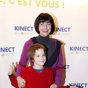 Archives - Lio et son fils Diego lors de la soirée de lancement du périphérique "KINECT POUR XBOX 360" au VIP,  le 9 novembre 2010.

Photo : Christophe Aubert / Bestimage