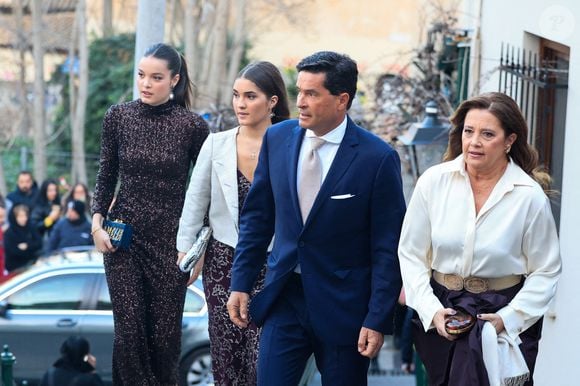 La princesse Alexia de Grèce, son mari Carlos Morales et leurs filles Ana Maria et Amalia lors du mariage du prince Nikolaos de Grèce et de Chrysi Vardinogiannis à l'église Saint Nicolas Ragavas à Athènes, le 7 février 2025. Photo by Georgos Kontarinis/Eurokinissi/ABACAPRESS.COM