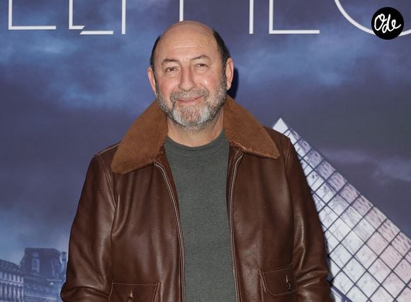"Je suis officiellement exploitant agricole mais pour l’instant, je n’ai pas le temps suffisant pour avoir mon propre élevage. Pour l’instant, j’ai des pensionnaires, j’ai des animaux, des charolaises."

Kad Merad - Avant-première de la série "Belphegor" au cinéma Pathé Palace à Paris le 10 décembre 2025. © Coadic Guirec/Bestimage