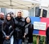 Ses filles, déjà sur place, participent activement à l’aménagement de leur nouveau cocon.

Laeticia Hallyday, ses filles Joy et Jade lors de l'inauguration d'une plaque commémorative en hommage à Johnny Hallyday devant l'immeuble où le chanteur français a grandi dans le 9ème arrondissement de Paris, France, le 22 décembre 2023. 

© Dominique Jacovides/Bestimage