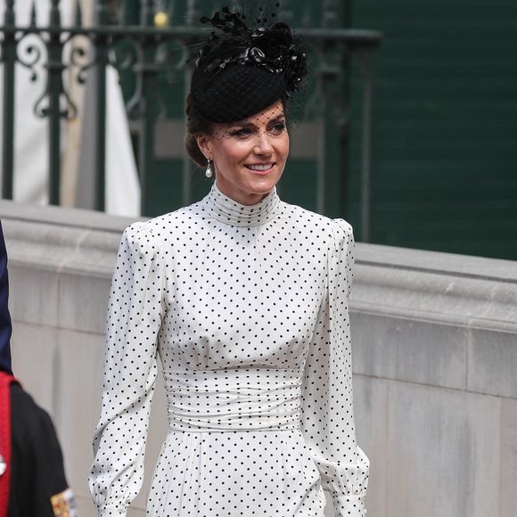 Londres, ROYAUME-UNI – Le roi Charles III d’Angleterre et la reine consort Camilla (Camilla Parker Bowles) ont conduit les membres seniors de la famille royale, d’anciens Premiers ministres ainsi que les dirigeants actuels du gouvernement et de l’opposition lors d’un service de remerciement pour le 80e anniversaire du jour de la Victoire en Europe (VE Day) à l’abbaye de Westminster.

Sur la photo : Catherine (Kate) Middleton, princesse de Galles