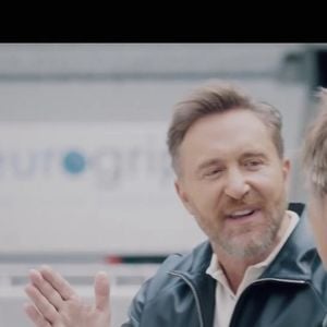 "J’impose à mon corps beaucoup de choses. Et là j’avoue que mon corps est un peu en train de me rattraper", a-t-il avoué avec franchise. 


David Guetta interviewé par Laurent Delahousse avant ses trois concerts au Stade de France en juin 2026. Capture d'écran France 2/20h30 le Dimanche