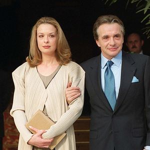 L'ex de Françoise Pettré veut simplement être "Borméen normal et sans passe-droit" et refuse également les photos et les selfies.

Michel Sardou avec ses enfants Davy et Cynthia lors de son mariage avec Anne-Marie Perier à Paris le 11 octobre 1999.