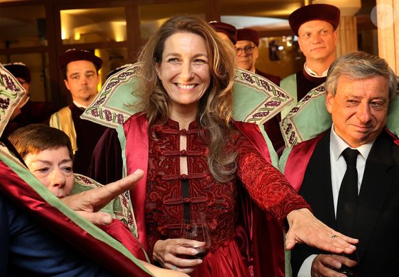Semi Exclusif - Anne-Claire Coudray lors de la fête de la fleur et l'intronisation de personnalités commandeurs et ambassadeurs par la Commanderie du Bontemps au Château Smith Haut Lafitte à Martillac le 27 avril 2023.


© Fabien Cottereau / Patrick Bernard / Bestimage