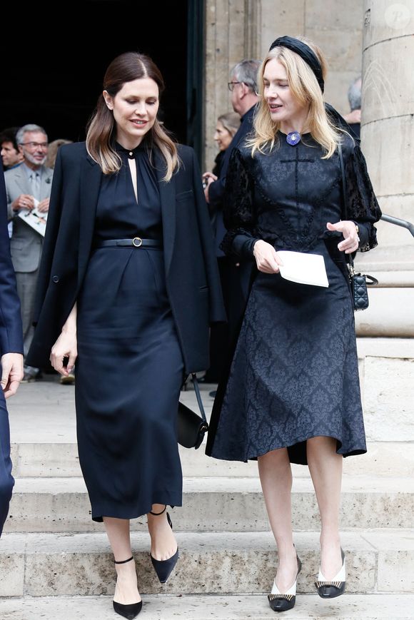 Exclusif - Dacha Joukova (Zhukova), Natalia Vodianova à la sortie de la messe hommage à Doris Brynner dans l'église Saint-Philippe-du-Roule à Paris le 4 juin 2025.

© Christophe Clovis / Bestimage