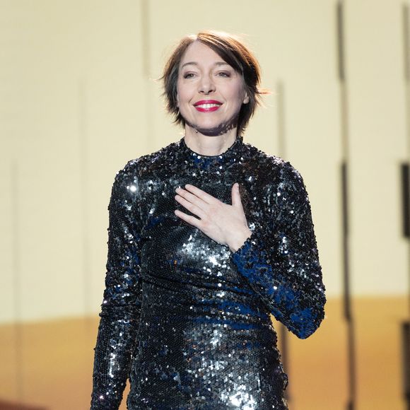 Jeanne Cherhal pour les surprises lors de l'enregistrement de l'émission "La Boîte à secrets", présentée par F.Bollaert et diffusée le 2 janvier 2026 sur France 3, dans les studios du Lendit à Saint-Denis, France, le 1er décembre 2025. © Cyril Moreau/Bestimage