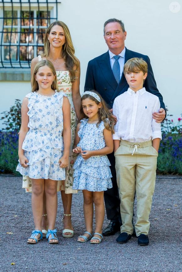 La princesse Madeleine,  Chris O´Neill, la princesse Leonore, le prince Nicolas, la princesse Adrienne au palais Solliden sur l'île de Oland, à l'occasion du 47ème anniversaire de la princesse héritière. Le 14 juillet 2024. © Dana Press / Bestimage