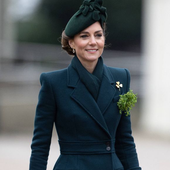 Être dans la nature lui procure un "sentiment de paix" dans un "monde très effréné".

Catherine (Kate) Middleton, princesse de Galles, colonel des Irish Guards, visite le régiment lors du défilé de la Saint-Patrick à la caserne Wellington de Londres, le 17 mars 2025.