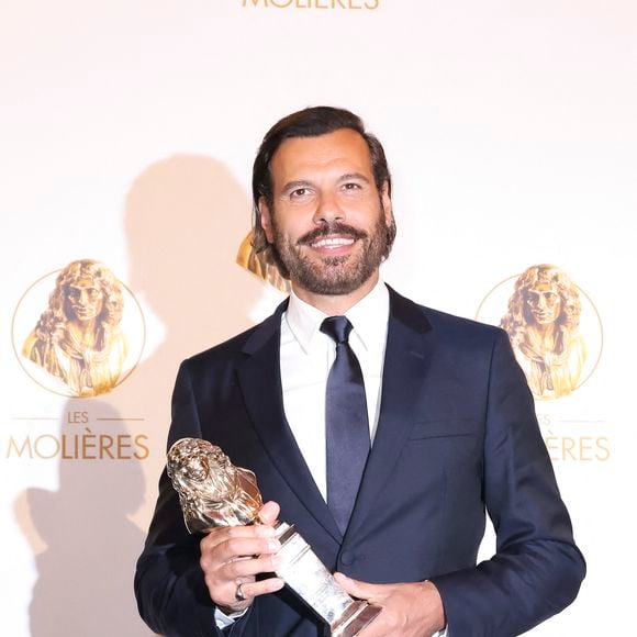 Laurent Lafitte (Molière du Comédien dans un spectacle de théâtre public pour "La Cage aux folles") - Photocall des lauréats de la 37ème Nuit des Molières aux Folies Bergère à Paris le 4 mai 2026.

© Jack Tribeca / Bestimage