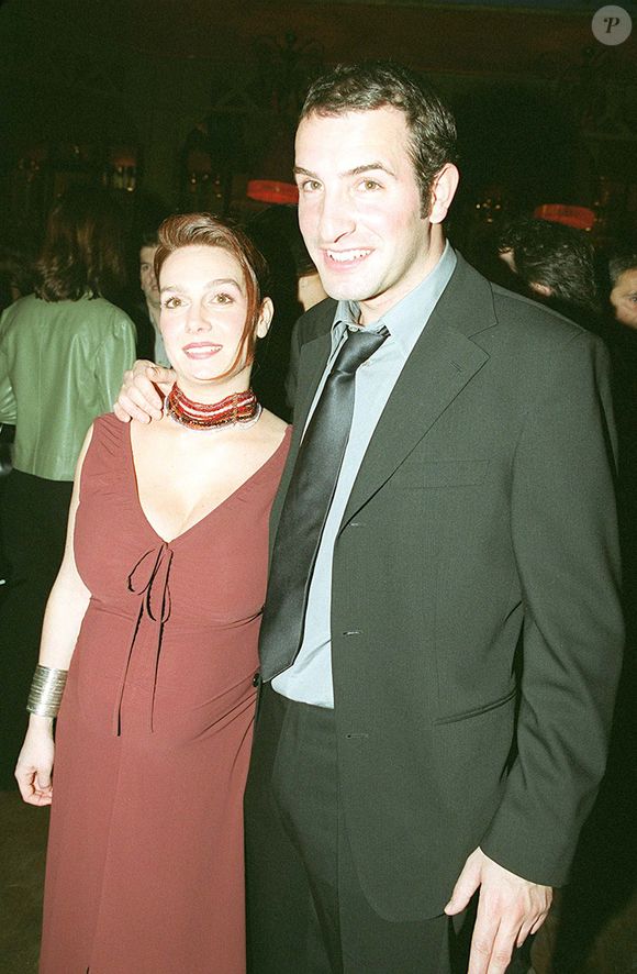 Archives - Jean Dujardin et Gaëlle Demars au Barrio Latino le 22 mars 2001 OLIVIER BORDE / BESTIMAGE