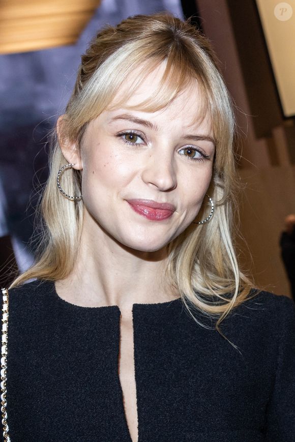 La chanteuse Angele - Photocall du 2ème défilé de mode Haute-Couture 2022 "Chanel" au Grand Palais Ephémère à Paris. Le 25 janvier 2022
© Olivier Borde / Bestimage