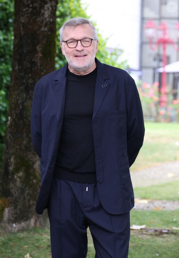 À la carte, les tarifs restent raisonnables pour une adresse située dans l’un des secteurs les plus recherchés de la capitale

Laurent Ruquier - Photocall avec l'équipe de l'émission de radio "Les grosses têtes" lors de la 17ème édition du Festival du Film Francophone de Angoulême (FFA). Le 29 août 2024
© Coadic Guirec / Bestimage
