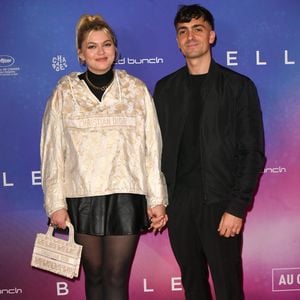 Louane et son compagnon Florian Rossi - Avant Première de " Belle " film animé japonais au Grand Rex à Paris le 6 décembre 2021 . © Veeren / Bestimage