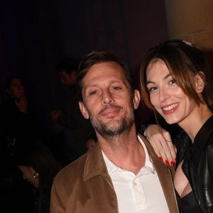 Exclusif - Nicolas Duvauchelle et sa fiancée Chloé Roy - People lors du défilé Etam Live Show 2022 dans les jardins des Archives Nationales lors de la fashion week printemps/été 2023 le 27 septembre 2022. © Agence Bestimage