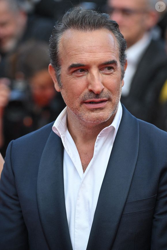Jean Dujardin assiste à la première du film The Innoncent lors du 75e Festival de Cannes à Cannes, France, le 24 mai 2022. © Julien Reynaud/APS-Medias/ABACAPRESSS.COM