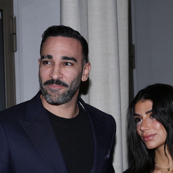 Depuis l'ancien footballeur et l'ancienne star de télé-réalité ne se quittent plus

Adil Rami et sa compagne Louana Franco - Vernissage de l'exposition photos et du livre "La Boxe fait son cinéma" à l’hôtel Brach à Paris le 23 Septembre 2025. © Denis Guignebourg/Bestimage